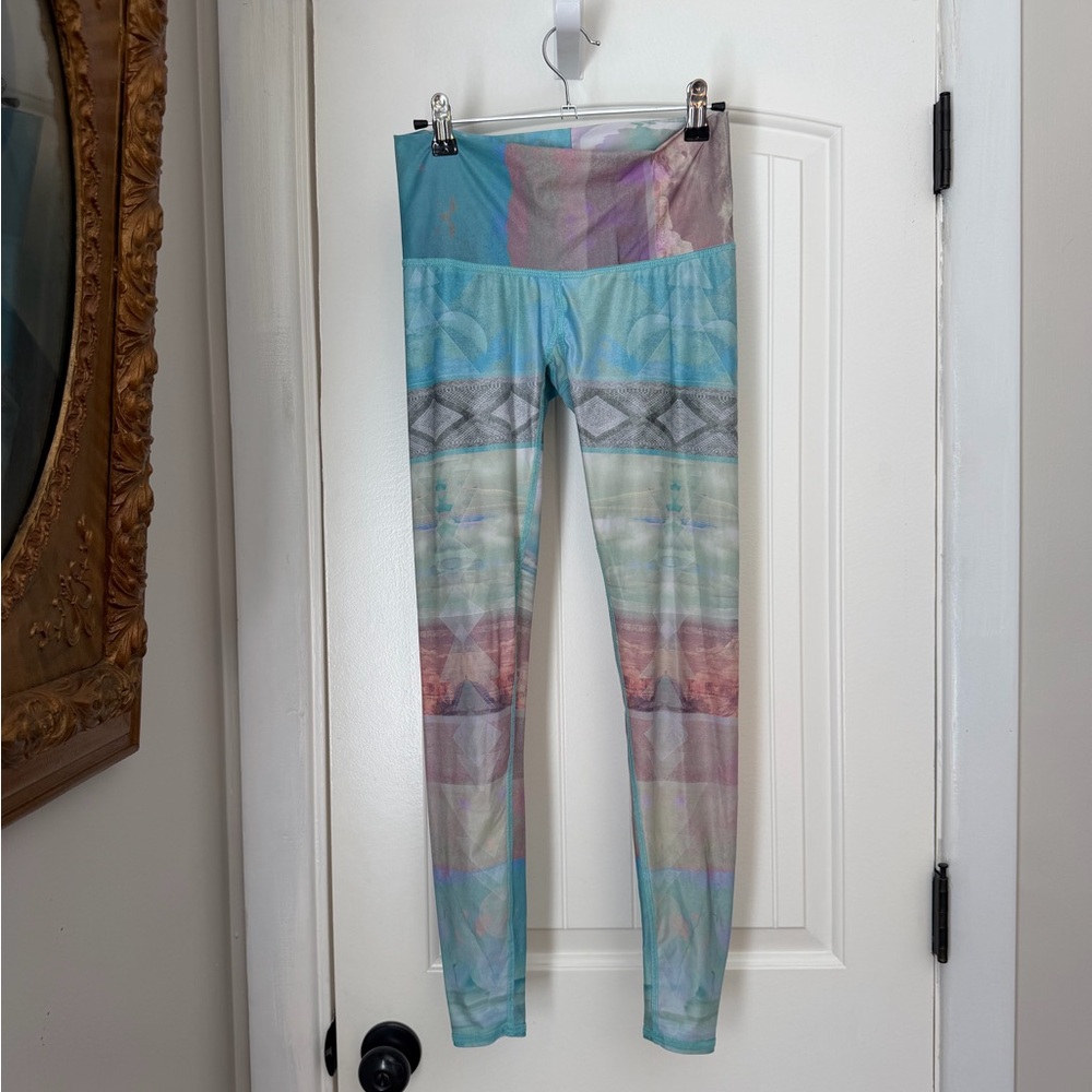 Teeki Women’s Tarot Magic Legging NWOT